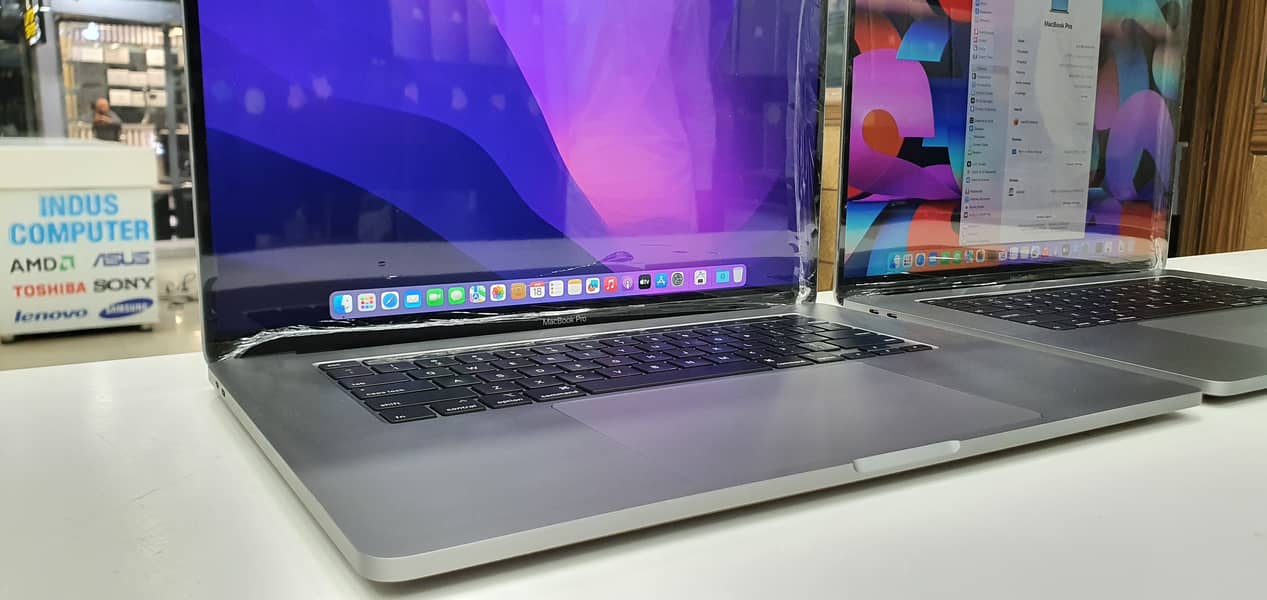 Apple Macbook Pro 2019 16'inches with Retina Display Touchbar for sale 4