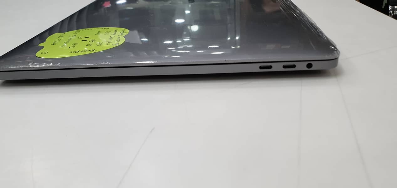 Apple Macbook Pro 2019 16'inches with Retina Display Touchbar for sale 11