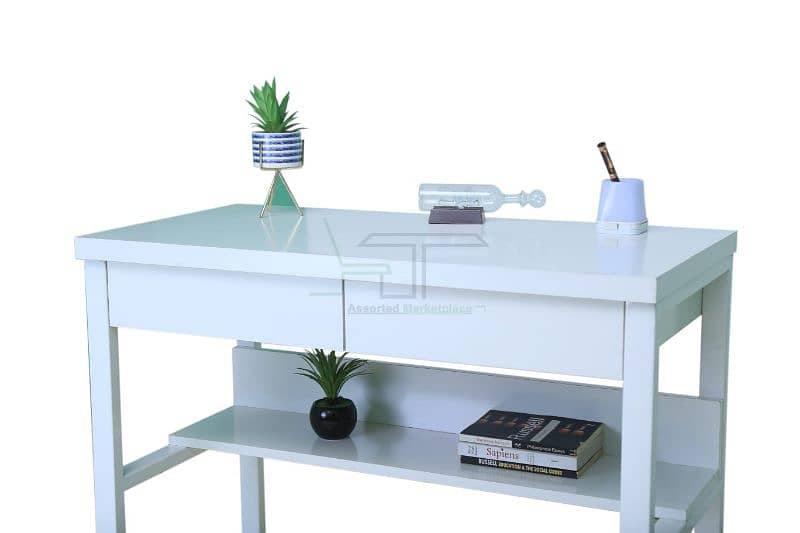 Laptop tables in compact sizes available 7