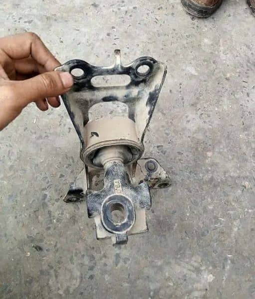 engine mounting 17