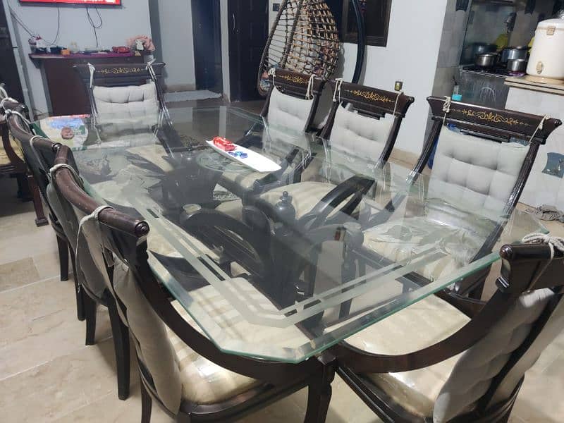 8 chairs faining table for sale 2