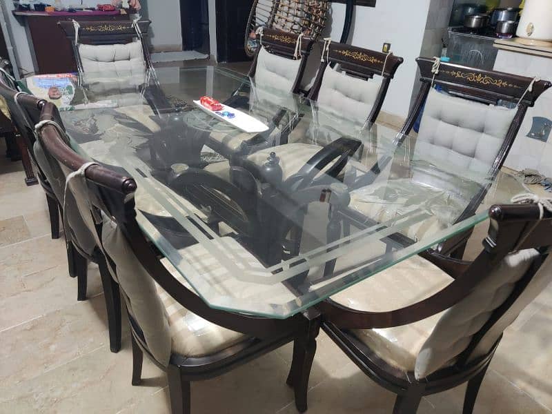 8 chairs faining table for sale 3