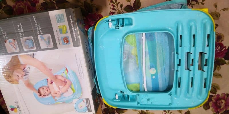 Deluxe Baby Bather like New 7