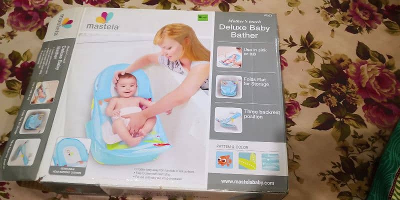 Deluxe Baby Bather like New 8