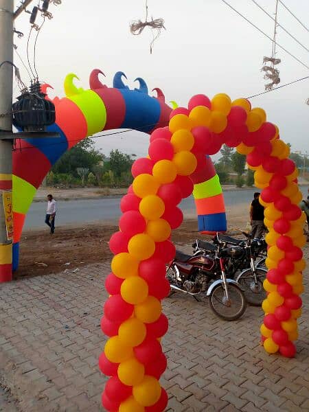 Balloon Arch and Balloon decoration Baloon magic show jumping castle 4