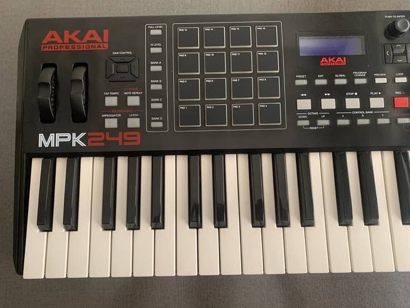 Akai Mpk 249 - Midi piano/keyboard controller 1