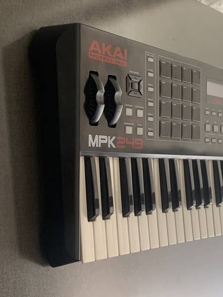 Akai Mpk 249 - Midi piano/keyboard controller 3
