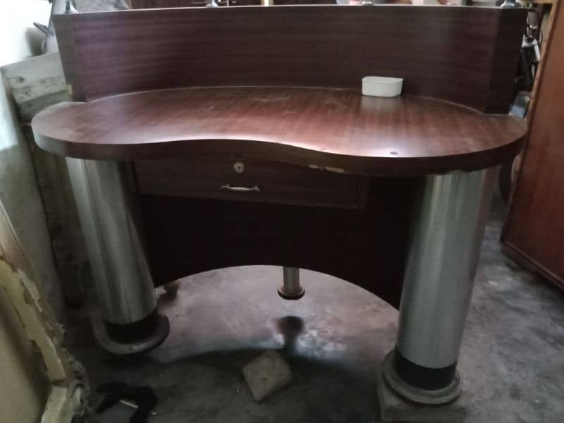 reception counter for sale in a good condition 3