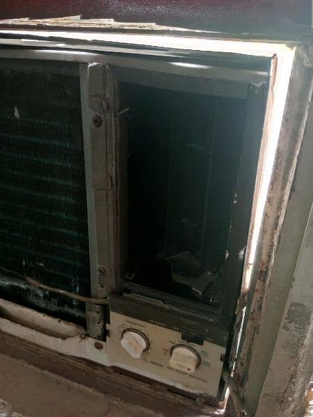 . 75 ton AC in good condition 1