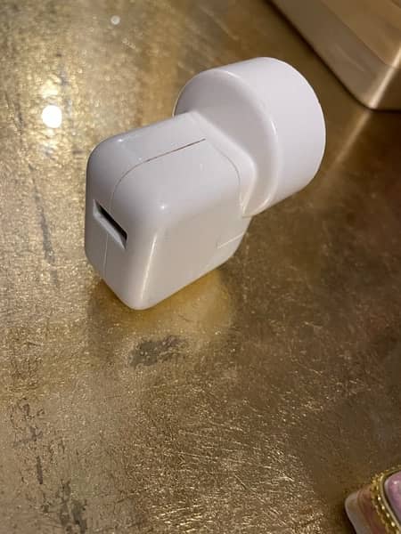Apple 100% Originaly Charger 2