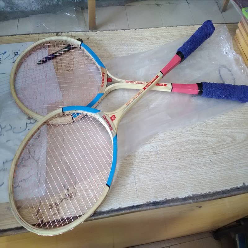 Wooden Badminton Rackets 12pcs Pack With Badminton Net & Shuttle 0