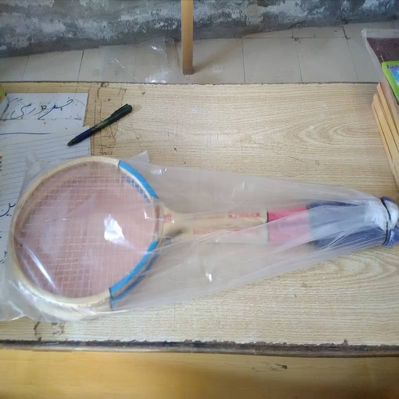 Wooden Badminton Rackets 12pcs Pack With Badminton Net & Shuttle 1