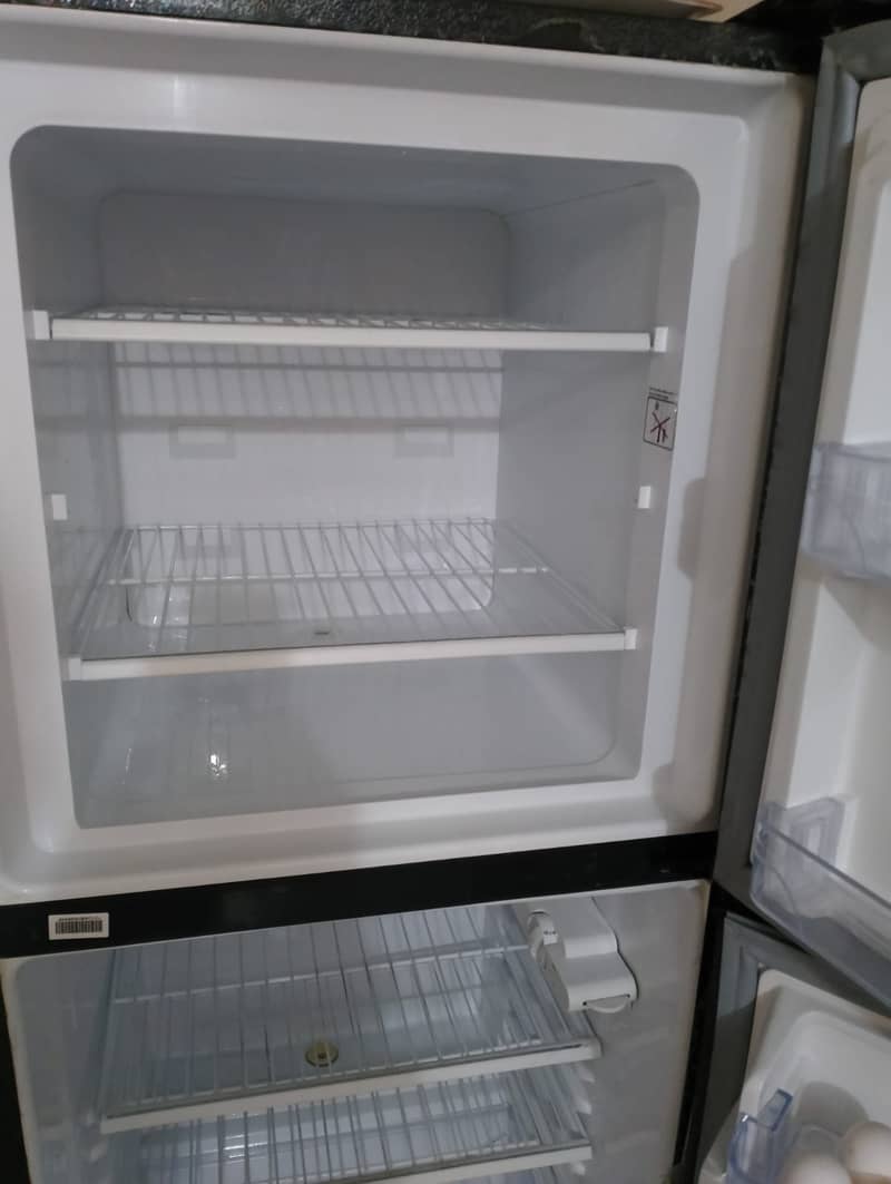 Size 10CFt Dawlance Refrigerator 9150LFDS Hieght 5Ft 1