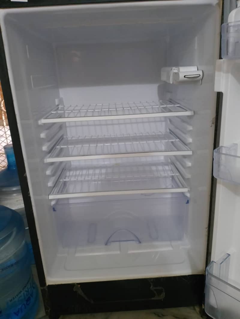 Size 10CFt Dawlance Refrigerator 9150LFDS Hieght 5Ft 3