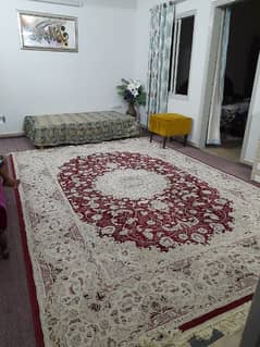 Carpet bilkul new Turkish rug cemtre peice qaleen
