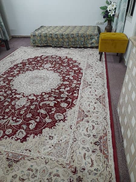 Carpet bilkul new Turkish rug cemtre peice qaleen 1