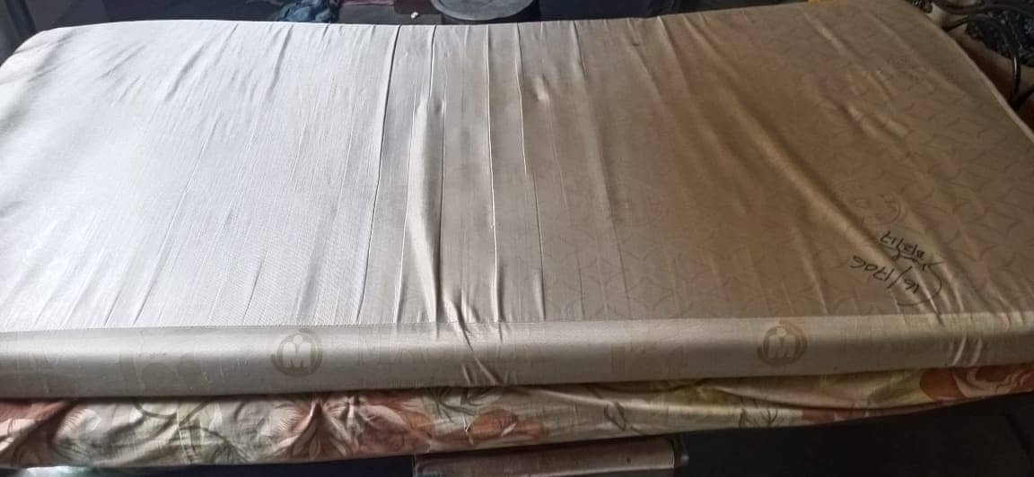 2 x Iron bed sale 7