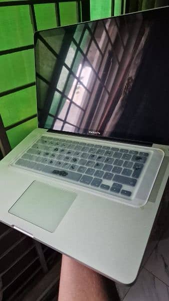 Apple macbook pro mid 2012 "15.4" inches 9