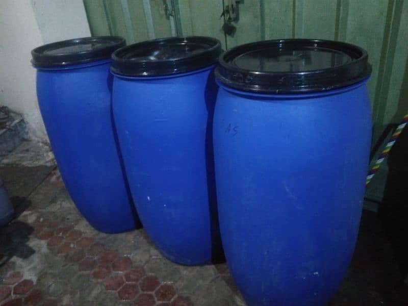 Plastic Drum for sale like new. 2