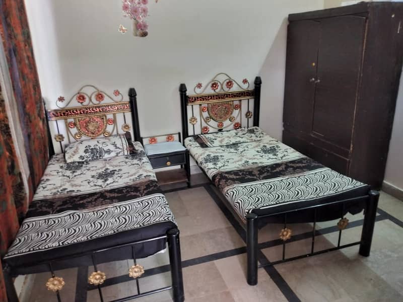 Girls Hostel/ Well Furnished rooms Availabe/all facilities/Soan Garden 8