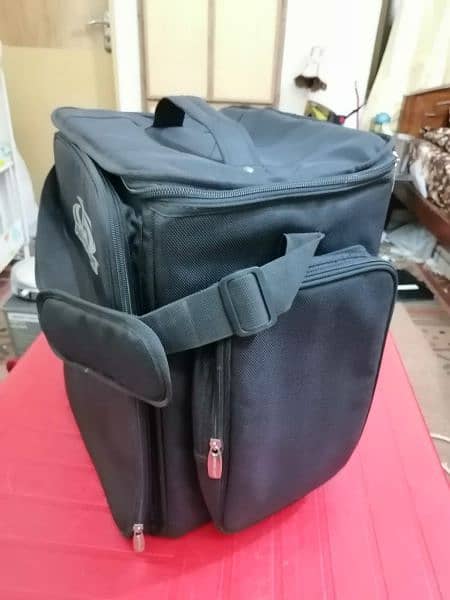 Traveland Wheeled Trolley Bag with Metal Outer, Imported 3