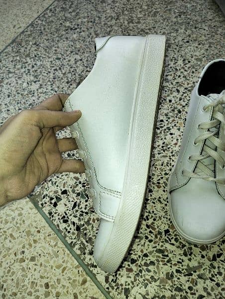 white sneakers size 39 6