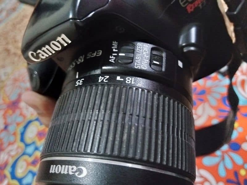 Canon 1100d Ts Auto focus lens 18-55 11