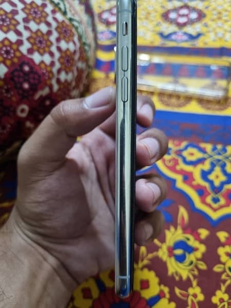 Iphone X 64 GB 4