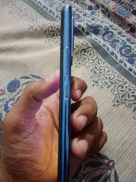 Vivo V21, with Box 2