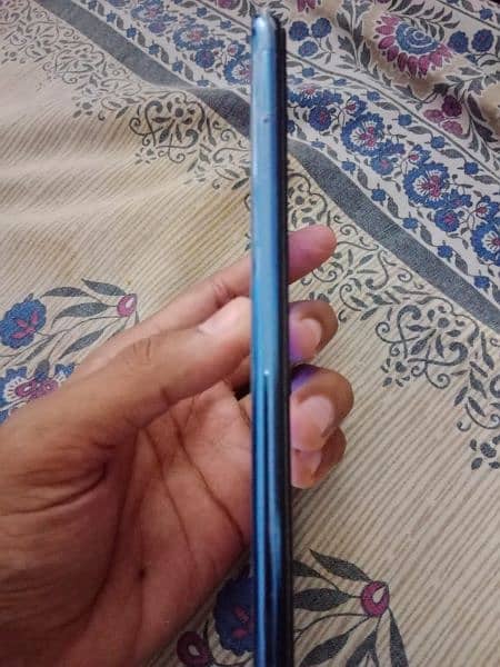 Vivo V21, with Box 3