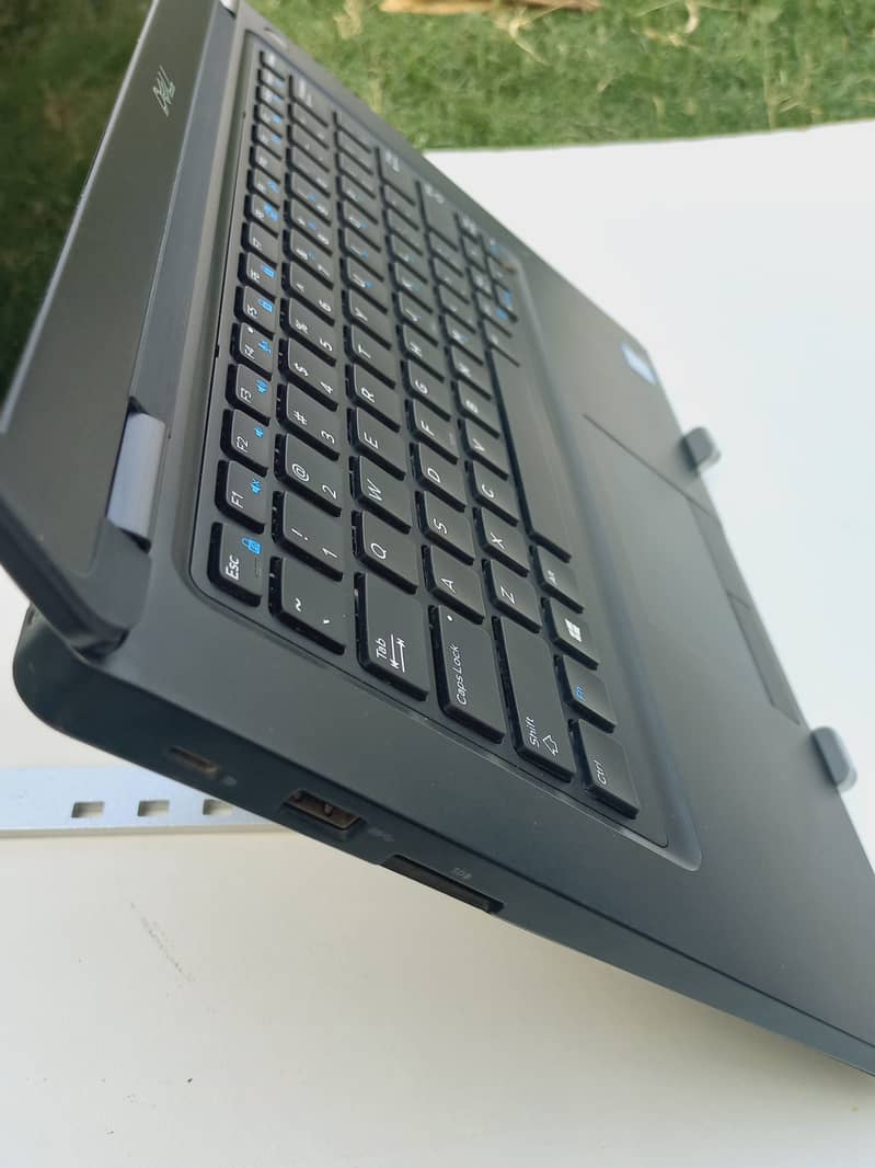 Dell Latitude 5490 core i5 8th Touch Screen 9