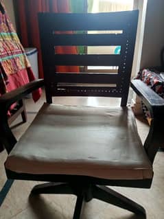 Wooden Chair/ Chair for sale / used office chair