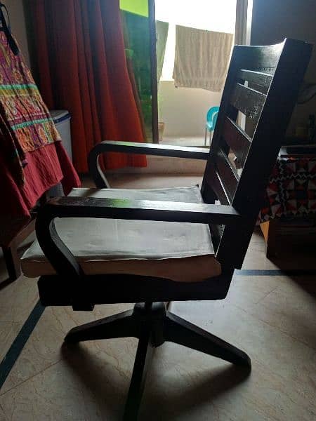 Wooden Chair/ Chair for sale / used office chair 3