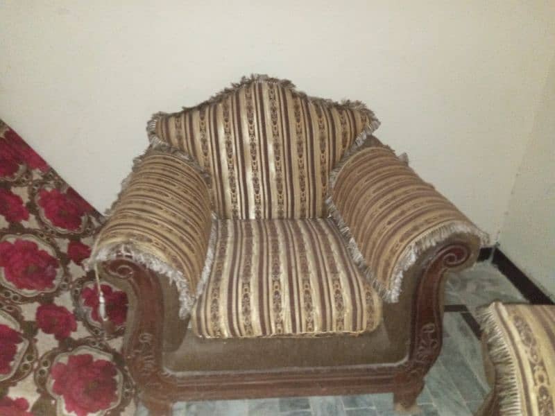 sofa set sale Urgent 1