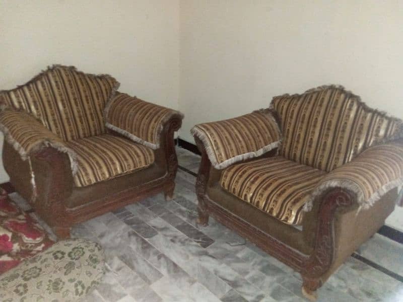 sofa set sale Urgent 2