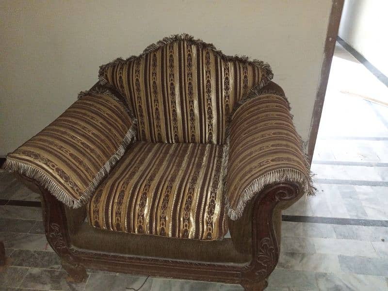 sofa set sale Urgent 3