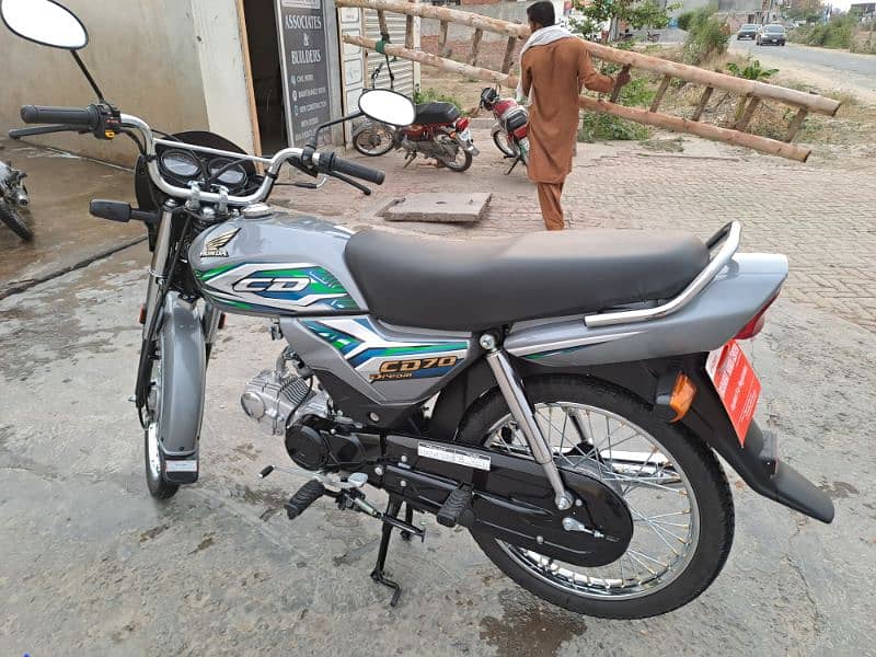 Honda CD 70 Dream 11