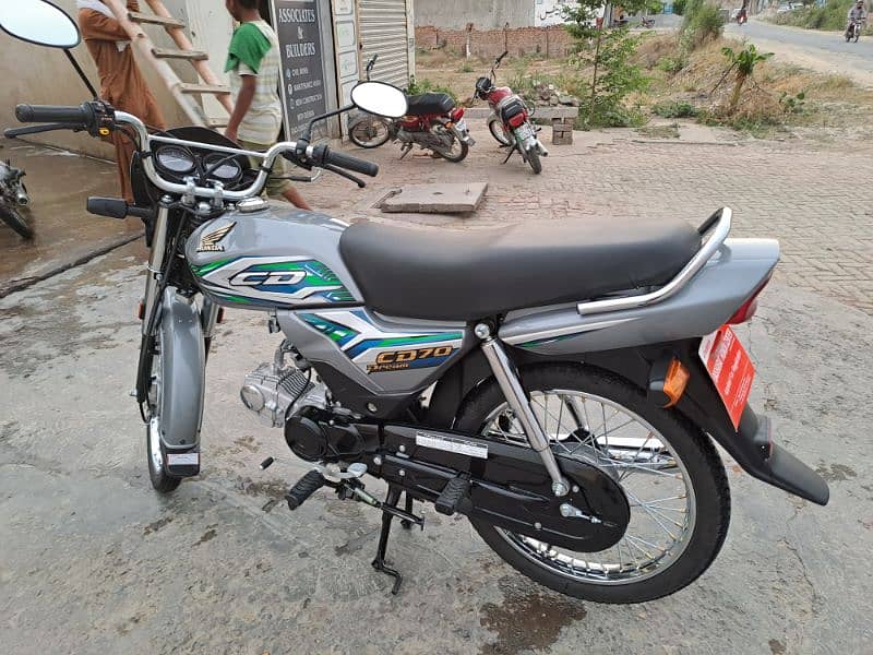 Honda CD 70 Dream 13