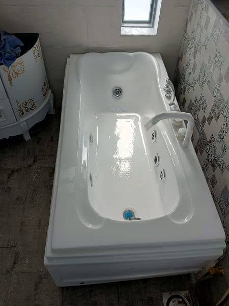 Bath tub/ Jaccuzie/ Acrylic tub/ bathing tub/ shower tray 5