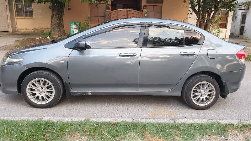 Honda City Car 2011 Islamabad Registered vehicle 4