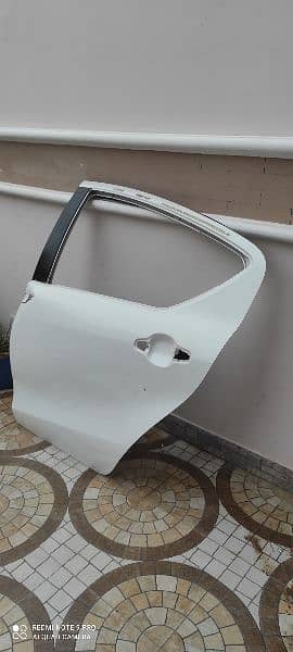 aquea pearl white Left side passenger door khoka. 0