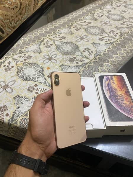 iphone xsmax  Dual sim approved 64gb iphone xa max Gold 82BH 5