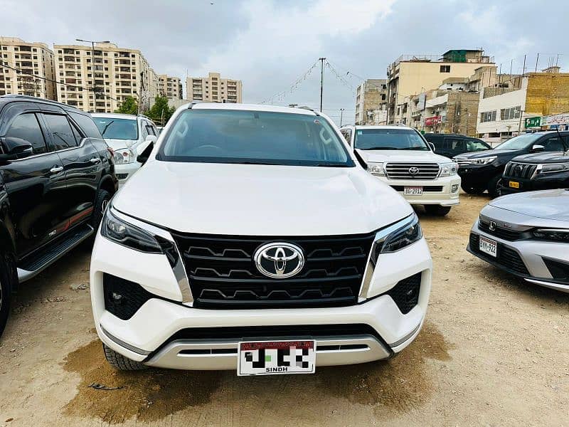 Toyota Fortuner V 2021 0