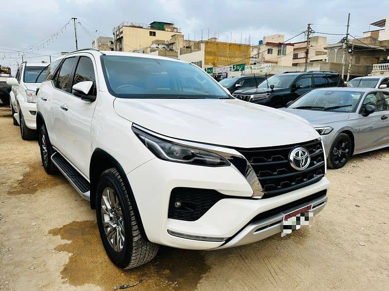 Toyota Fortuner V 2021 1