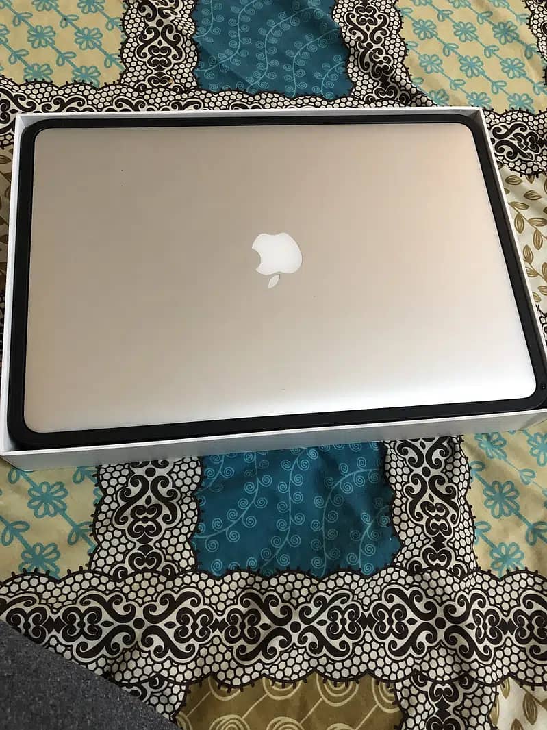 Macbook pro Mid 2015 15" inch 0