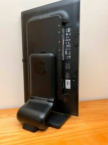 HP Compaq  LA2206x 21.5" LED LCD Monitor 2