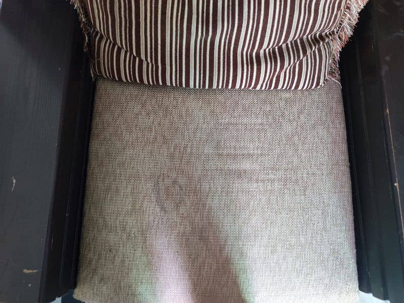 Good condition sofa forvsale 0