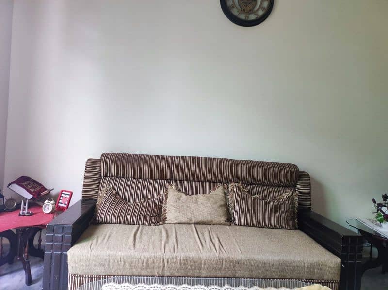 Good condition sofa forvsale 1