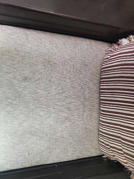 Good condition sofa forvsale 4