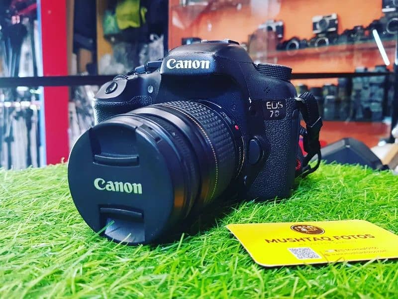 Canon 7D with 28-70 USM Lens (Mint Condition) kit 0